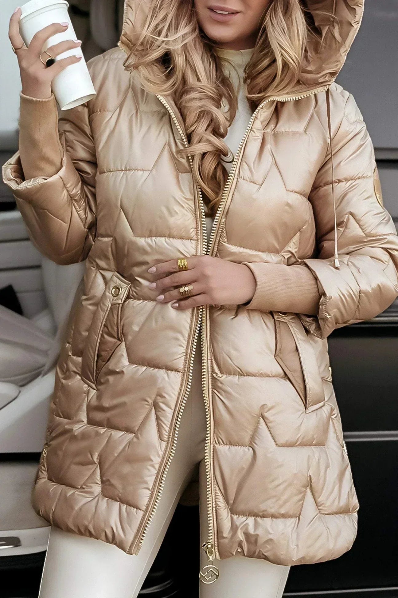 Vera™ | Elegant vinterrock med huva